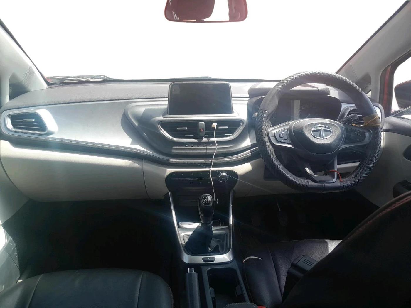 2022 Tata ALTROZ XZ PETROL, Petrol, Manual, 27,712 km, interior