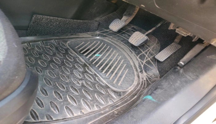 2011 Chevrolet Cruze LT, Diesel, Manual, 1,35,002 km, interior