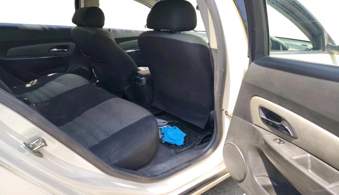 2011 Chevrolet Cruze LT, Diesel, Manual, 1,35,002 km, interior