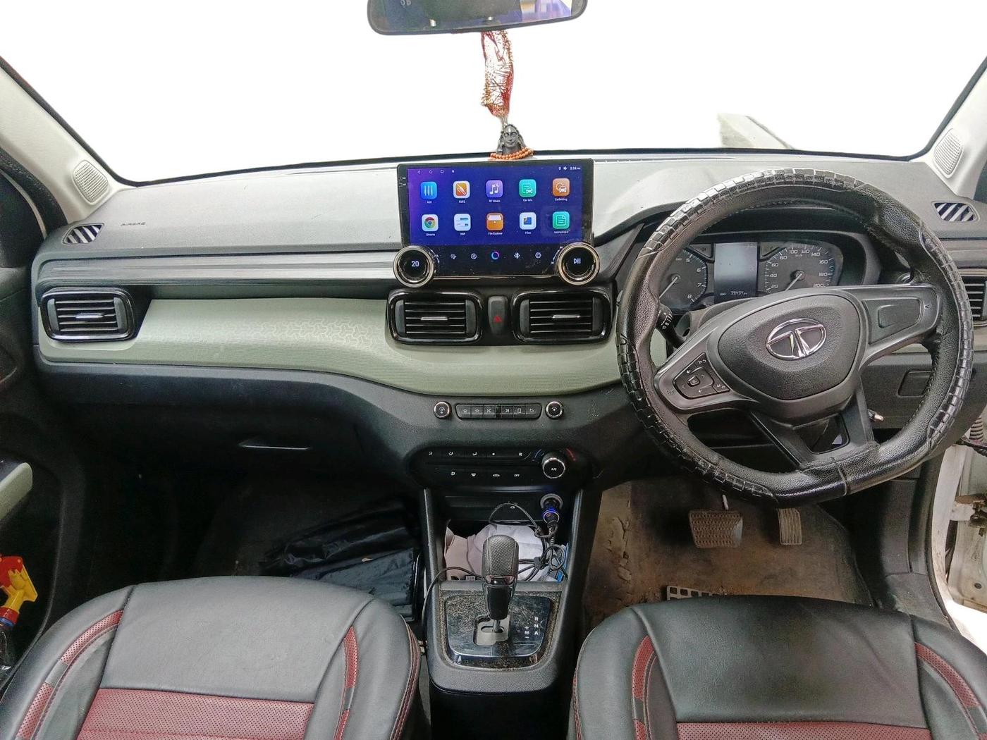 2022 Tata PUNCH ADVENTURE AMT, Petrol, Automatic, 39,434 km, interior