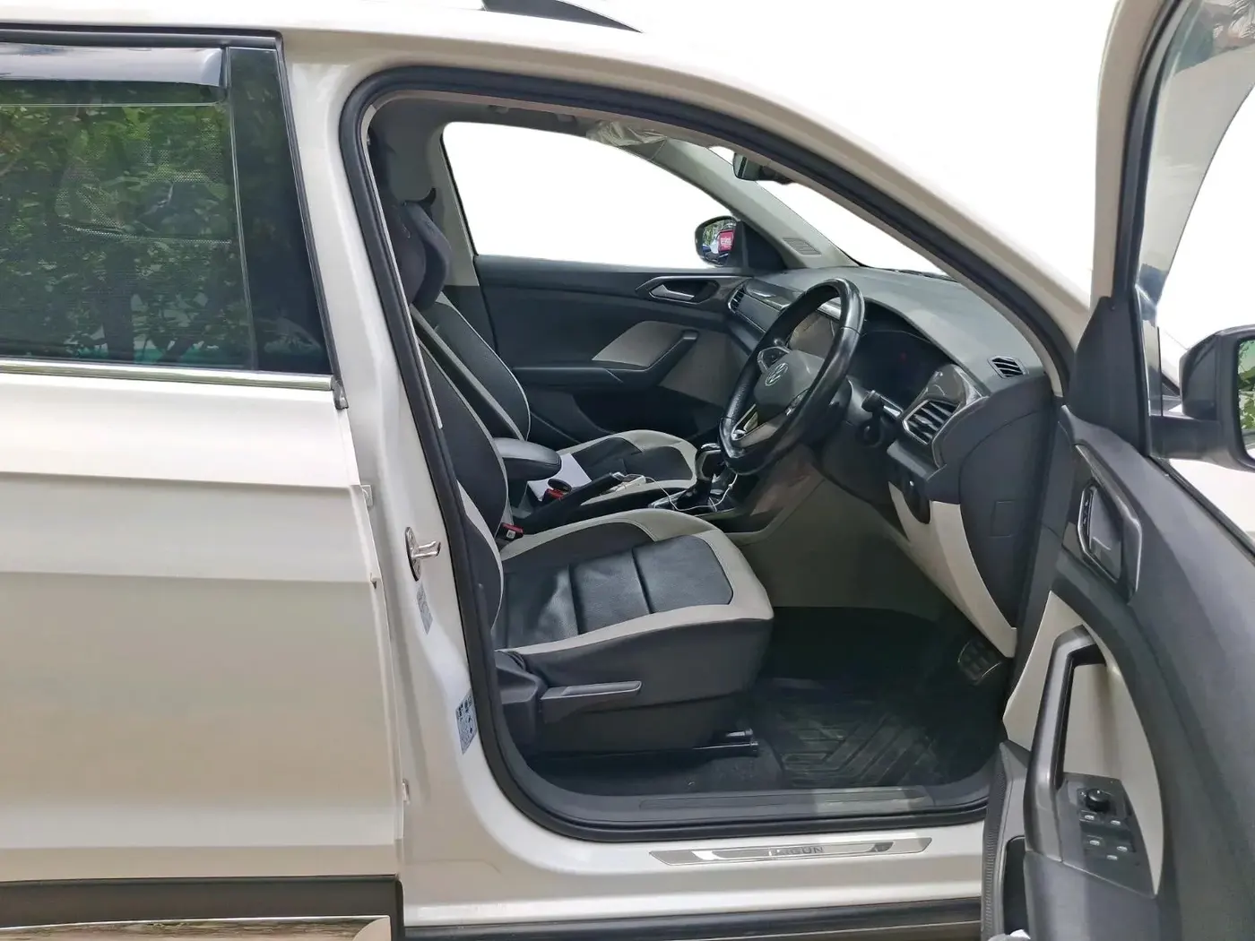 2022 Volkswagen TAIGUN TOPLINE 1.0 TSI AT, Petrol, Automatic, 94,893 km, interior