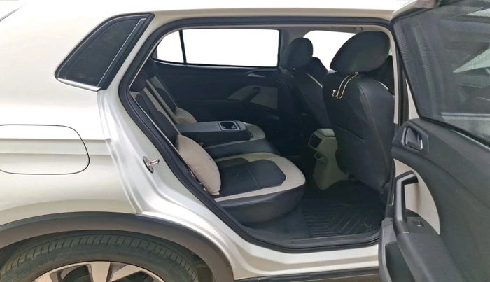 2022 Volkswagen TAIGUN TOPLINE 1.0 TSI AT, Petrol, Automatic, 94,893 km, interior