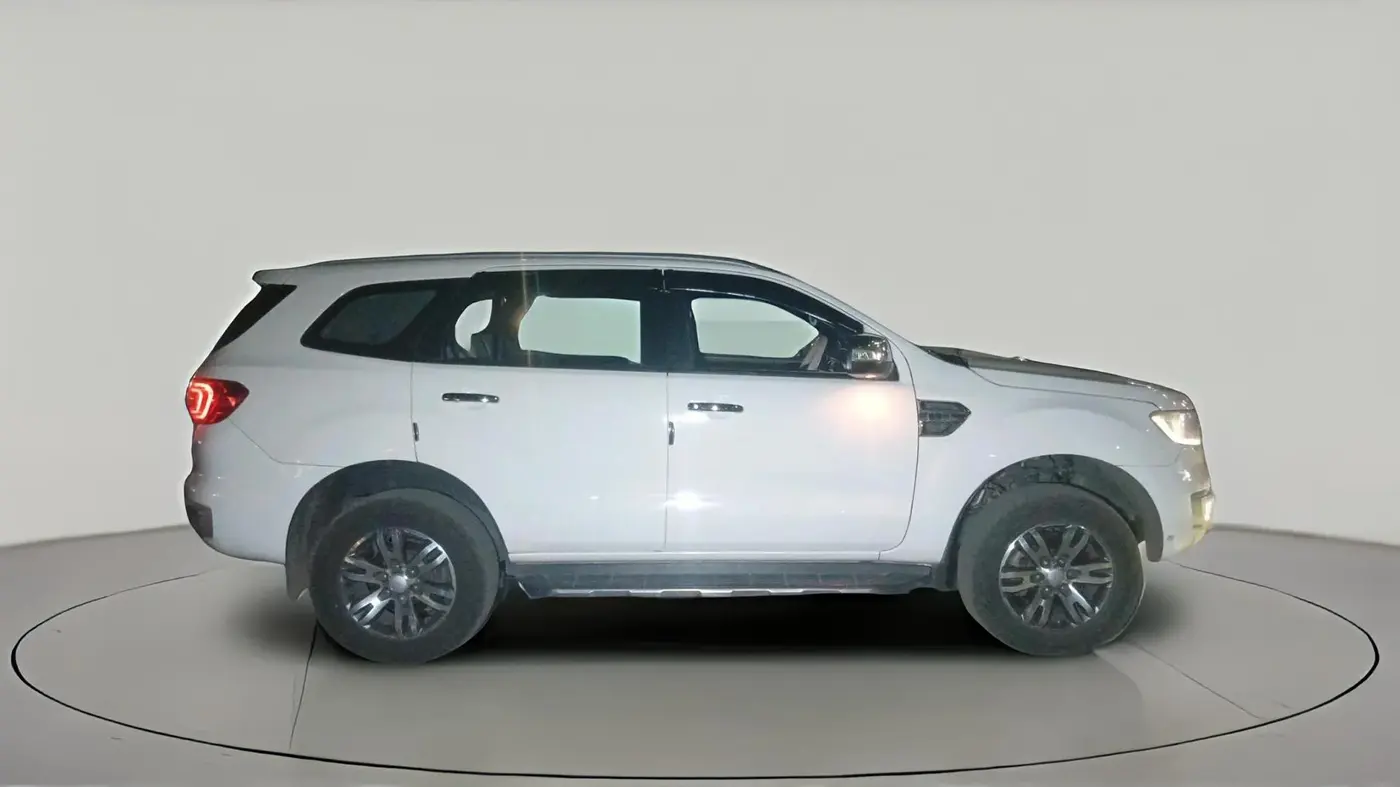 2017 Ford Endeavour TITANIUM 3.2 4X4 AT, Diesel, Automatic, 1,44,710 km, exterior