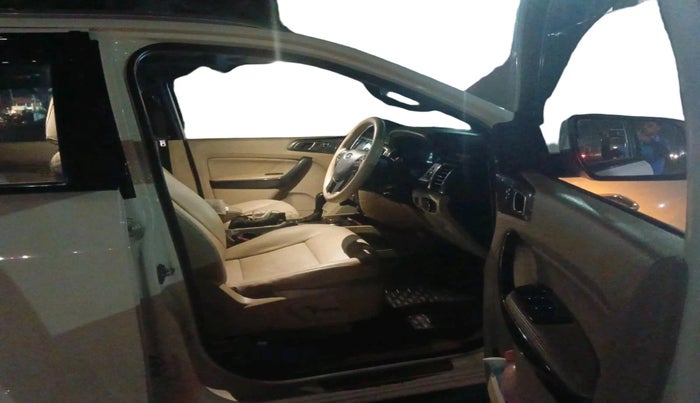 2017 Ford Endeavour TITANIUM 3.2 4X4 AT, Diesel, Automatic, 1,44,710 km, interior