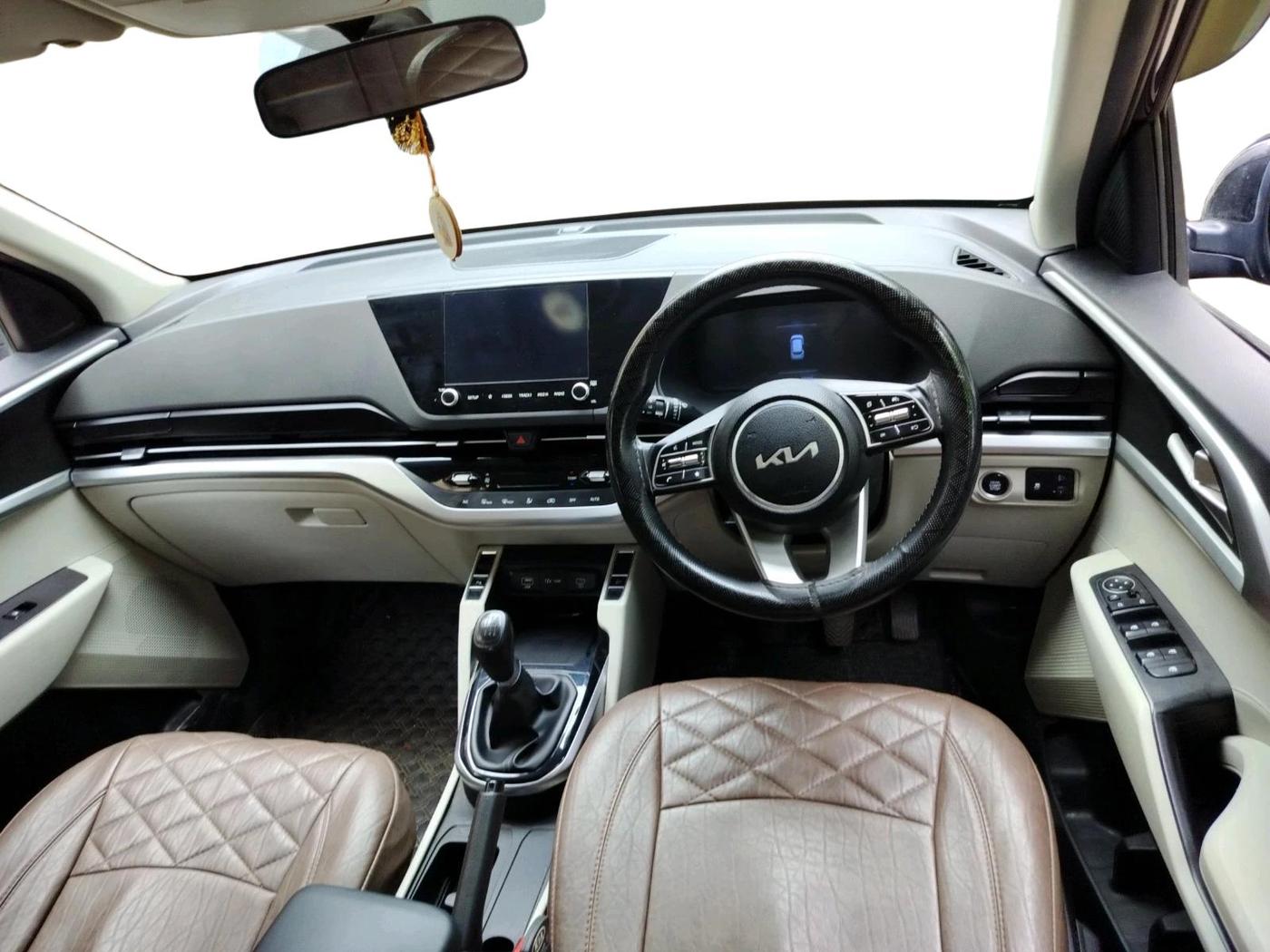 2022 KIA CARENS PRESTIGE PLUS 1.4 PETROL 7 STR, Petrol, Manual, 42,702 km, interior