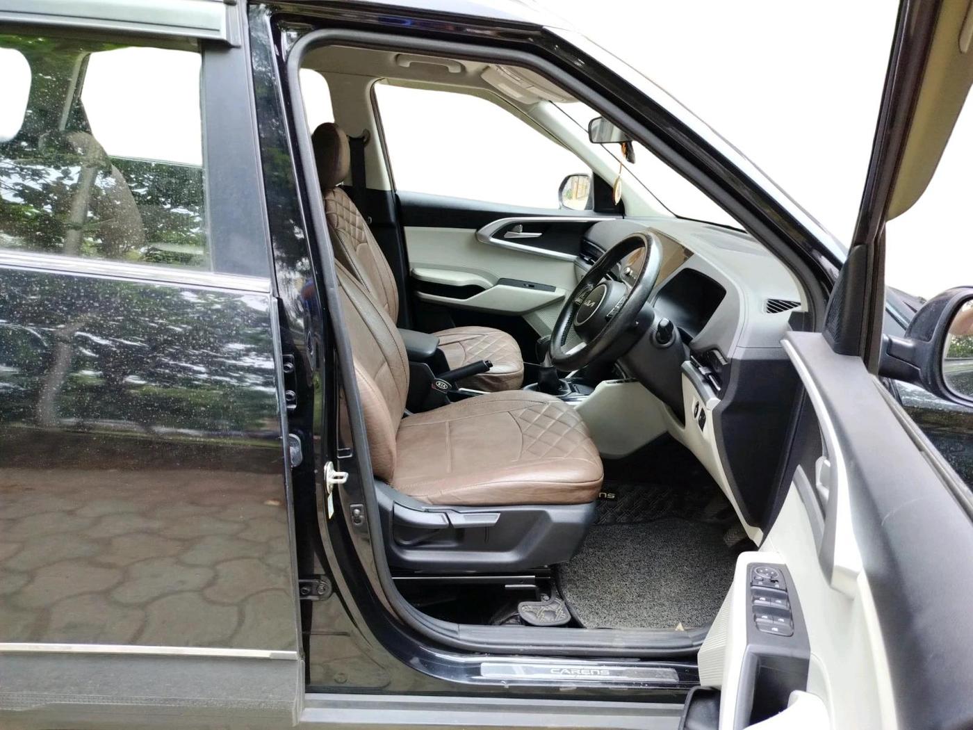 2022 KIA CARENS PRESTIGE PLUS 1.4 PETROL 7 STR, Petrol, Manual, 42,702 km, interior