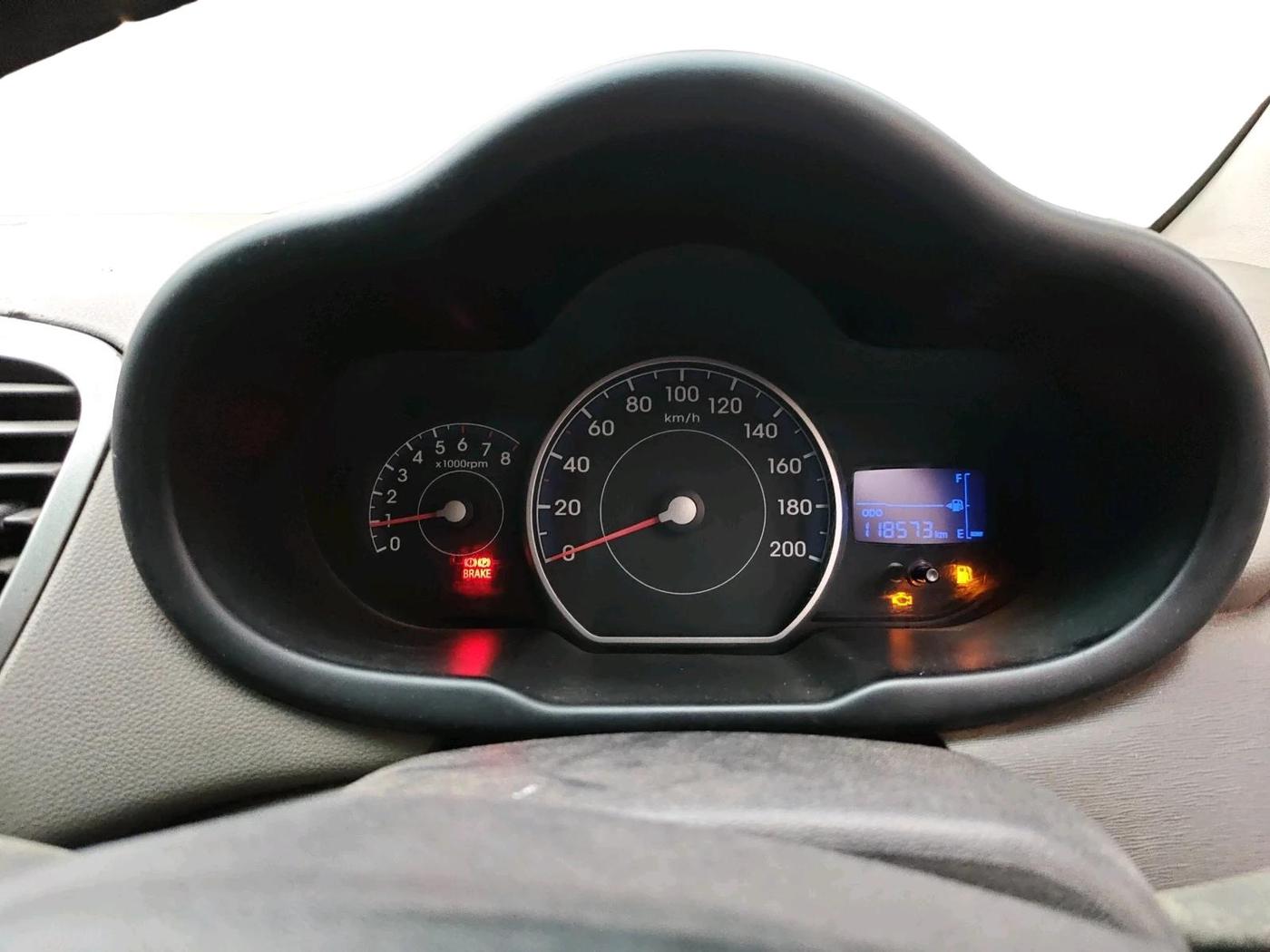 2011 Hyundai i10 MAGNA 1.1, Petrol, Manual, 1,18,573 km, interior