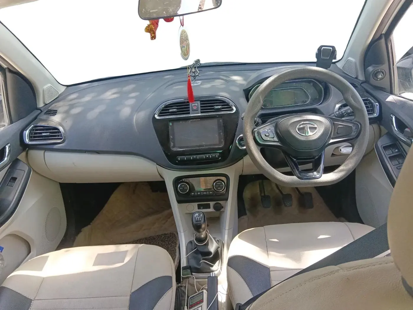 2022 Tata TIGOR XZ PLUS PETROL, Petrol, Manual, 30,417 km, interior