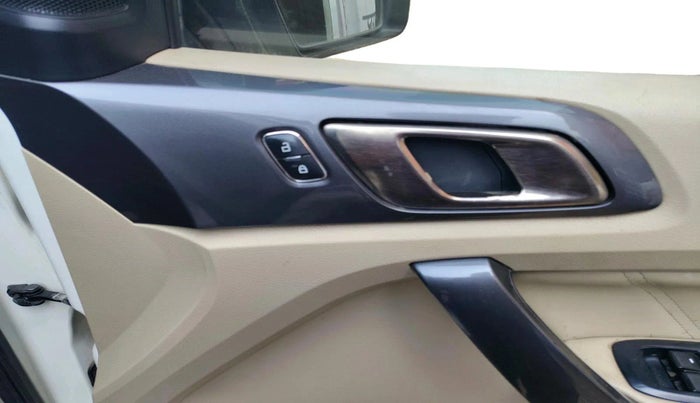 2018 Ford Endeavour TITANIUM 3.2 4X4 AT, Diesel, Automatic, 1,38,300 km, interior