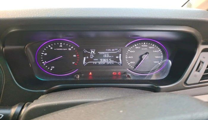 2020 Mahindra MARAZZO M2 8 STR, Diesel, Manual, 93,655 km, interior