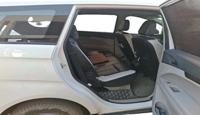 2020 Mahindra MARAZZO M2 8 STR, Diesel, Manual, 93,655 km, interior