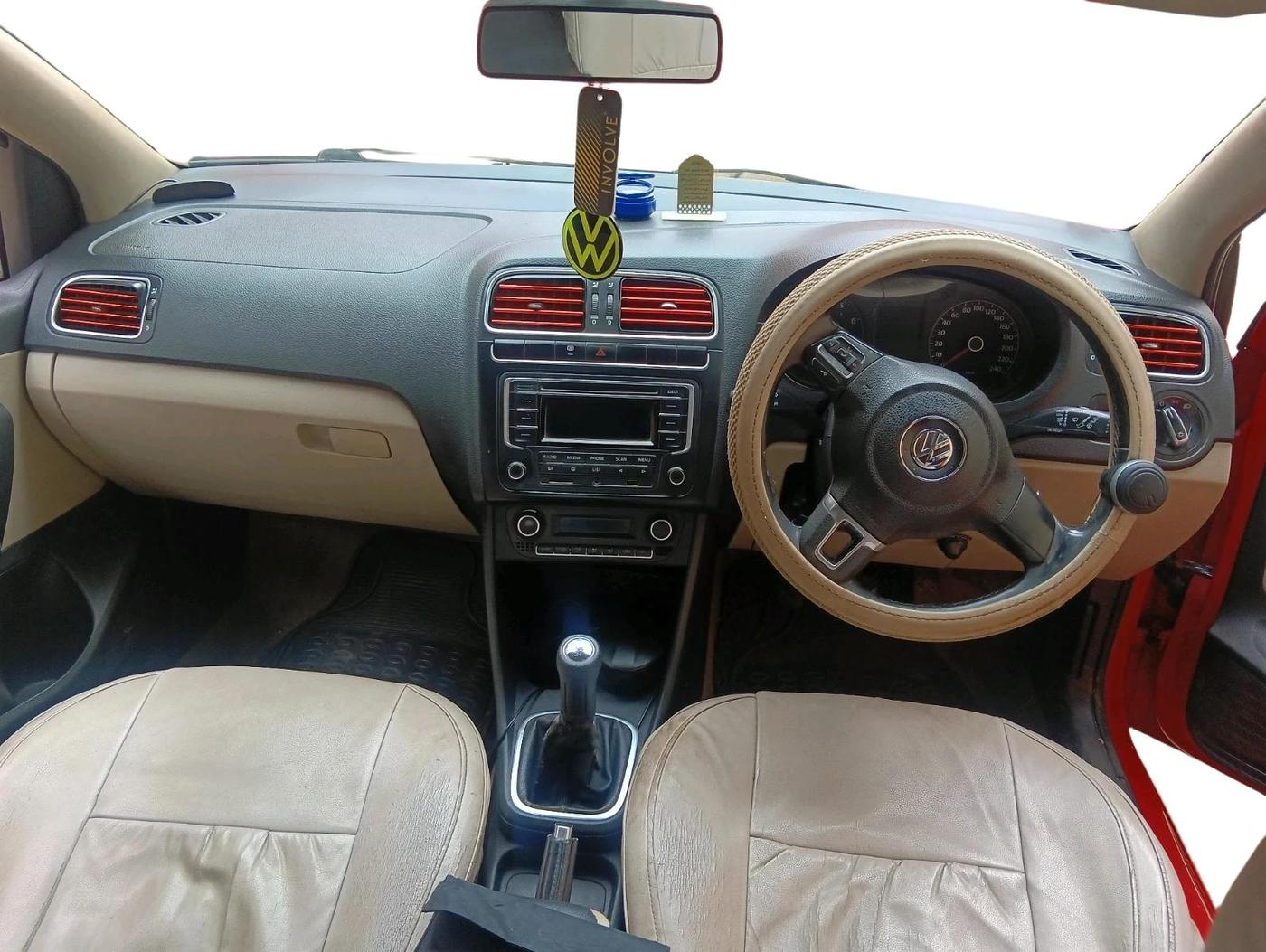 2013 Volkswagen Polo HIGHLINE1.2L, CNG, Manual, 99,817 km, interior