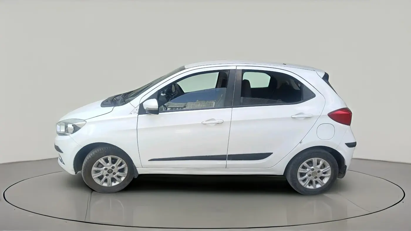 2018 Tata Tiago XZA PETROL, Petrol, Automatic, 1,27,419 km, exterior