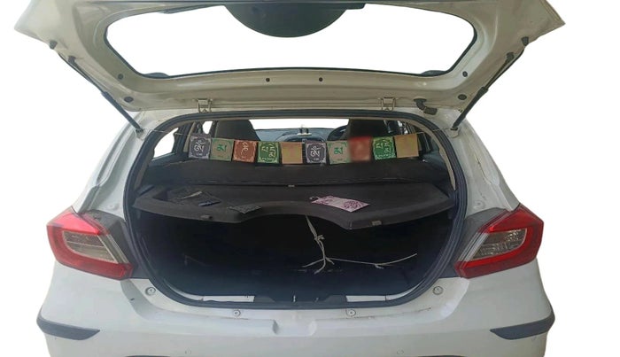 2018 Tata Tiago XZA PETROL, Petrol, Automatic, 1,27,419 km, exterior