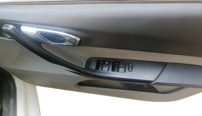 2018 Tata Tiago XZA PETROL, Petrol, Automatic, 1,27,419 km, interior