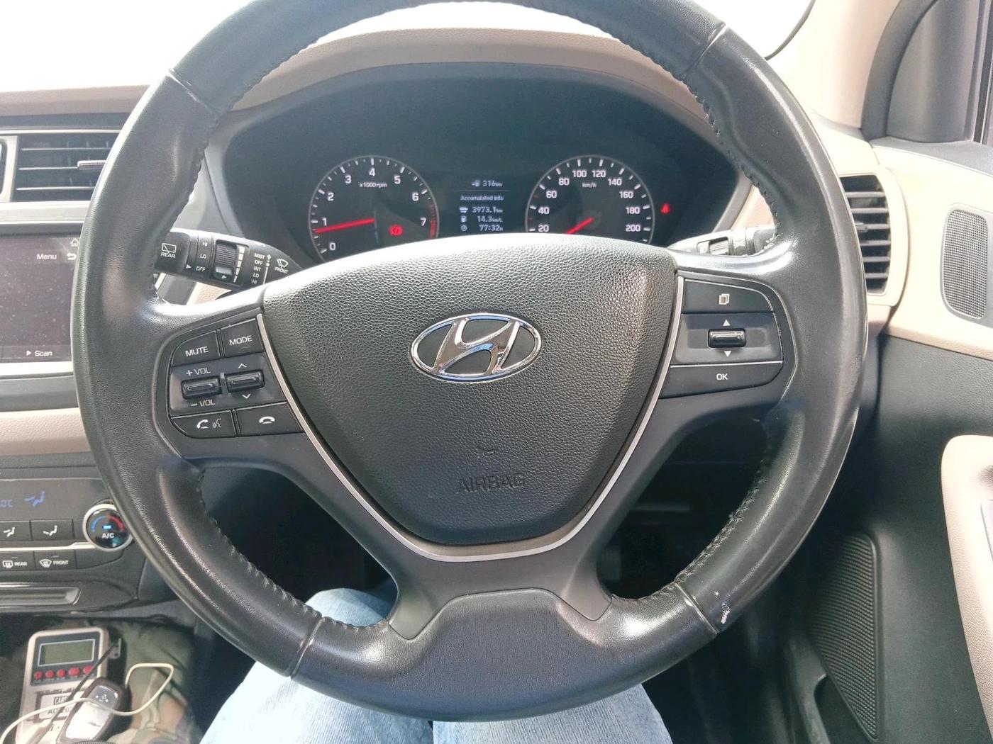 2018 Hyundai Elite i20 ASTA 1.2 (O), Petrol, Manual, 73,971 km, interior