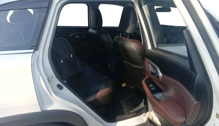 2024 Maruti Grand Vitara SIGMA SMART HYBRID, Petrol, Manual, 15,934 km, interior