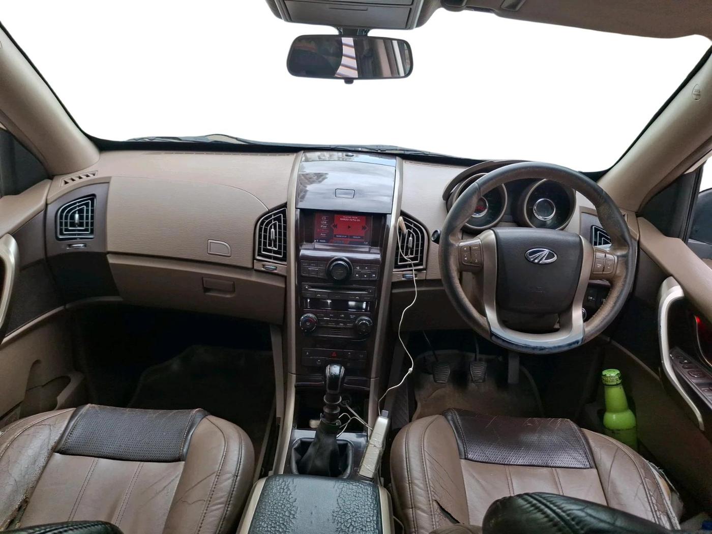 2013 Mahindra XUV500 W8, Diesel, Manual, 1,95,142 km, interior