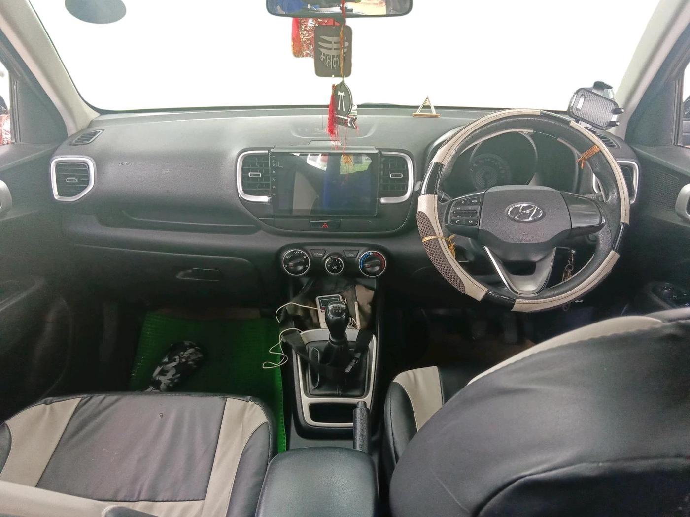 2019 Hyundai VENUE S 1.2, Petrol, Manual, 45,578 km, interior