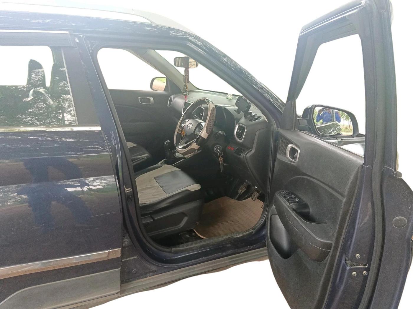 2019 Hyundai VENUE S 1.2, Petrol, Manual, 45,578 km, interior