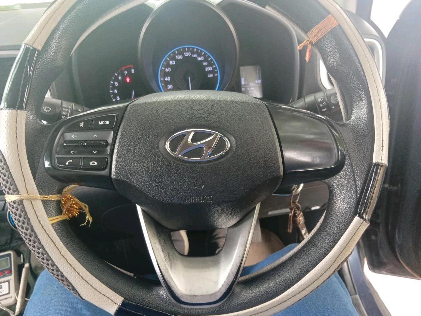 2019 Hyundai VENUE S 1.2, Petrol, Manual, 45,578 km, interior