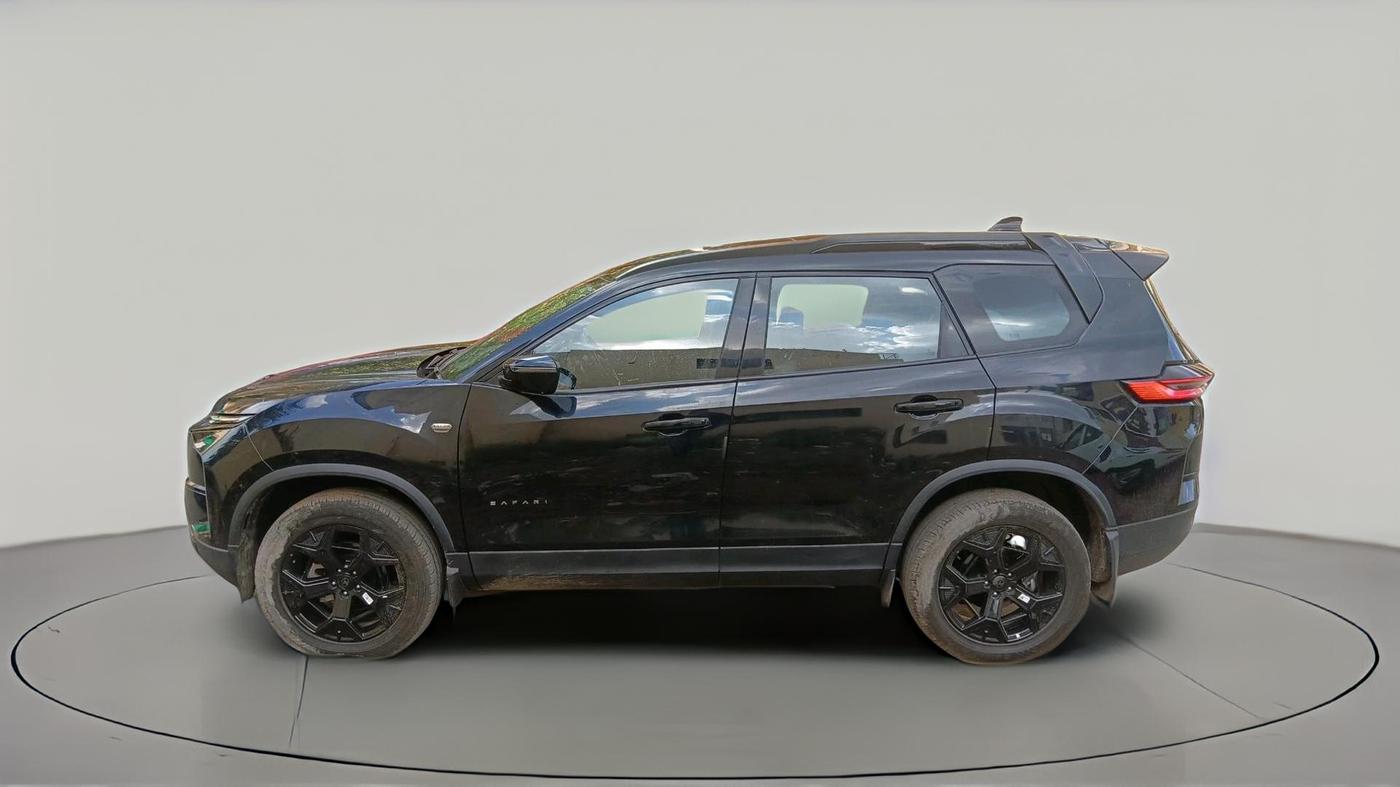 2024 Tata Safari ADVENTURE PLUS DARK EDITION AT, Diesel, Automatic, 8,917 km, exterior