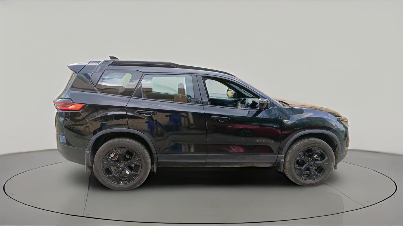 2024 Tata Safari ADVENTURE PLUS DARK EDITION AT, Diesel, Automatic, 8,917 km, exterior