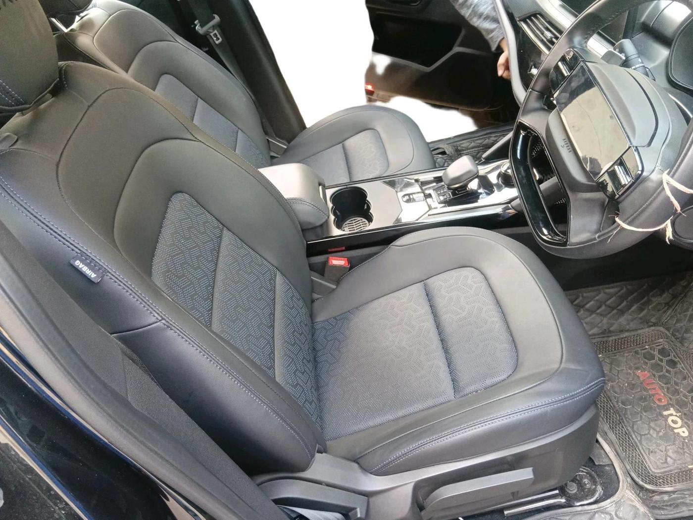 2024 Tata Safari ADVENTURE PLUS DARK EDITION AT, Diesel, Automatic, 8,917 km, interior