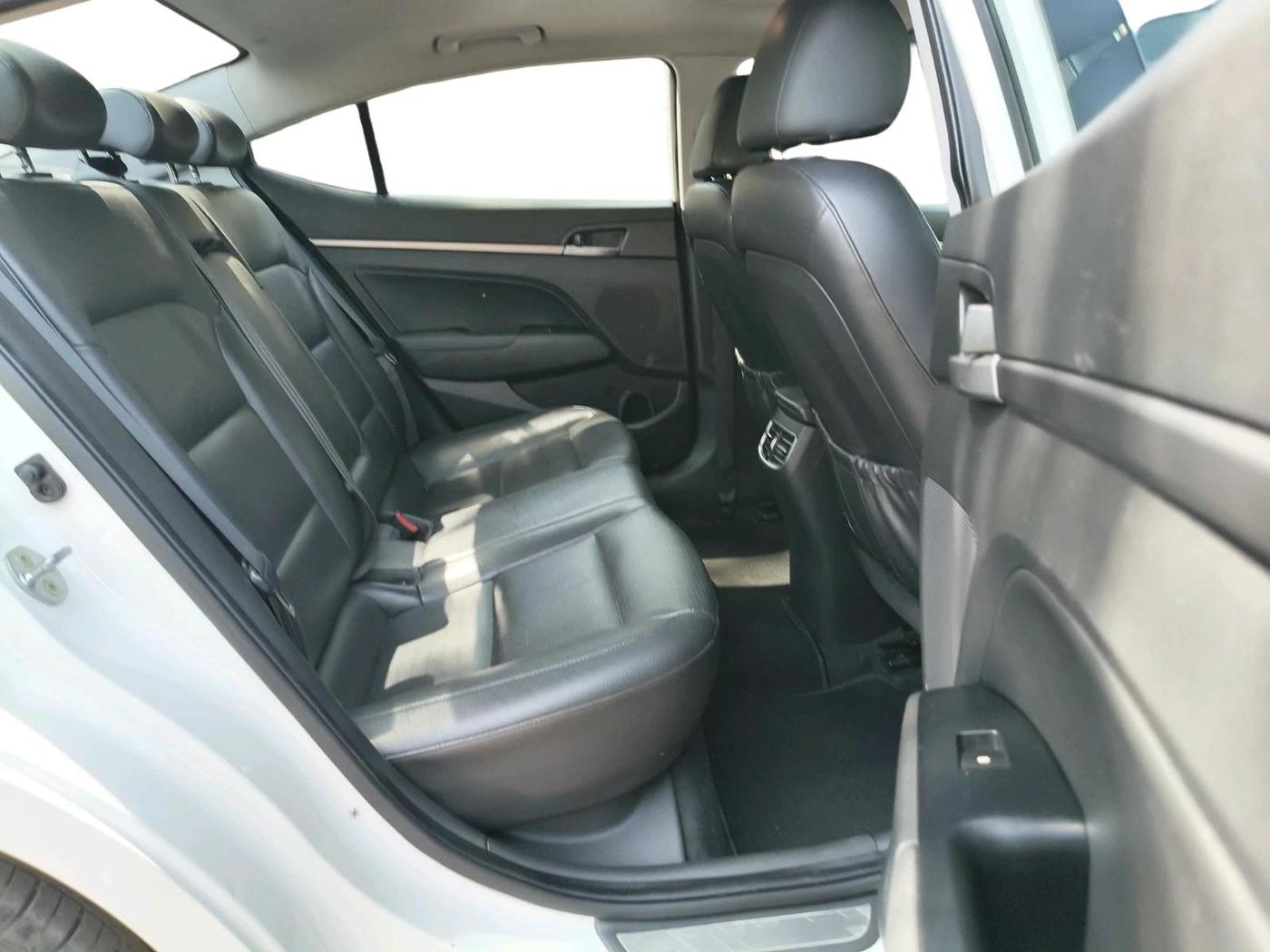 2016 Hyundai New Elantra 2.0 SX(O) AT PETROL, Petrol, Automatic, 42,148 km, interior
