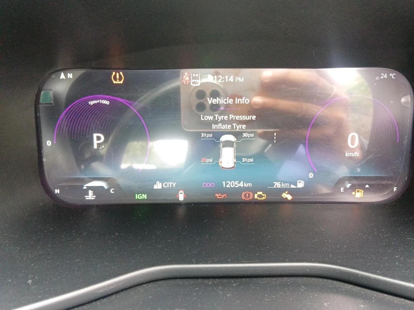 2024 Tata NEXON FEARLESS PURPLE + SUNROOF DCA DUAL TONE 1.2 PETROL, Petrol, Automatic, 12,054 km, interior
