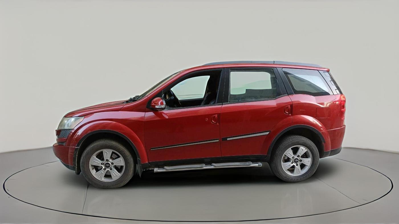 2015 Mahindra XUV500 W8, Diesel, Manual, 1,53,599 km, exterior