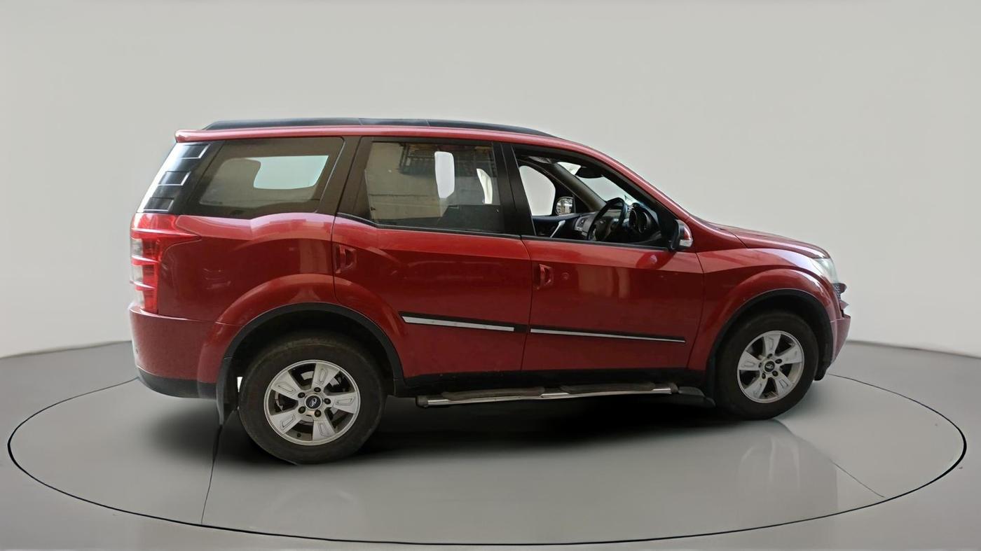 2015 Mahindra XUV500 W8, Diesel, Manual, 1,53,599 km, exterior