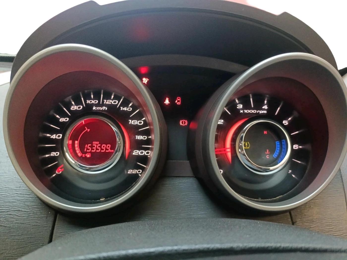 2015 Mahindra XUV500 W8, Diesel, Manual, 1,53,599 km, interior