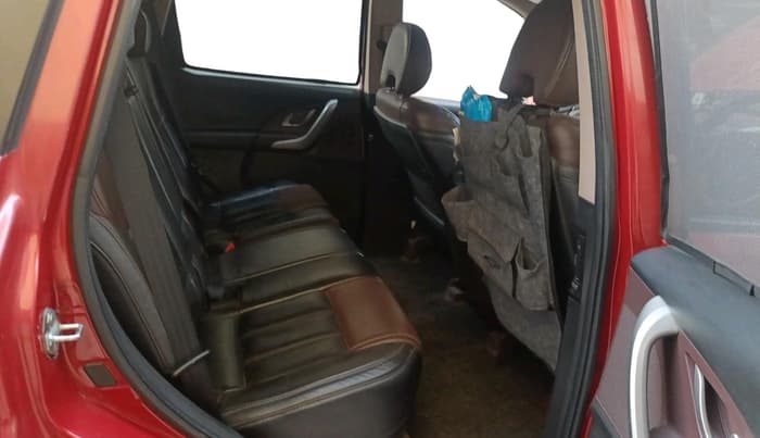 2015 Mahindra XUV500 W8, Diesel, Manual, 1,53,599 km, interior