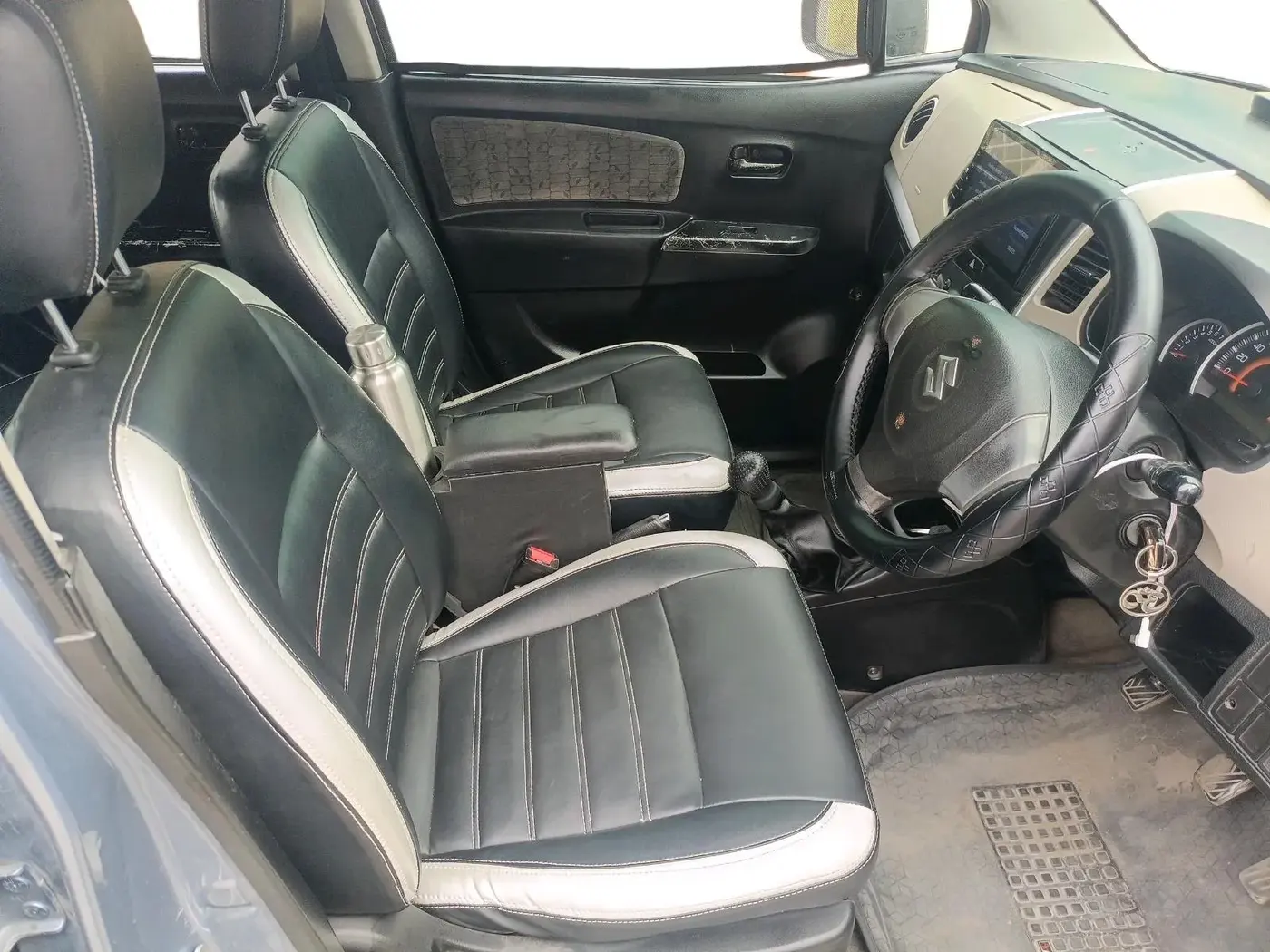 2013 Maruti Wagon R 1.0 VXI, Petrol, Manual, 97,737 km, interior