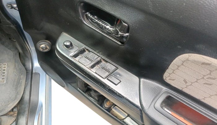 2013 Maruti Wagon R 1.0 VXI, Petrol, Manual, 97,737 km, interior