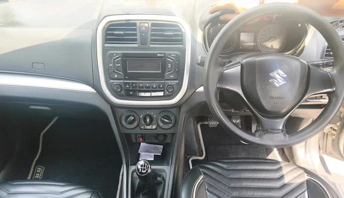 2017 Maruti Vitara Brezza VDI (O), Diesel, Manual, 1,55,342 km, interior