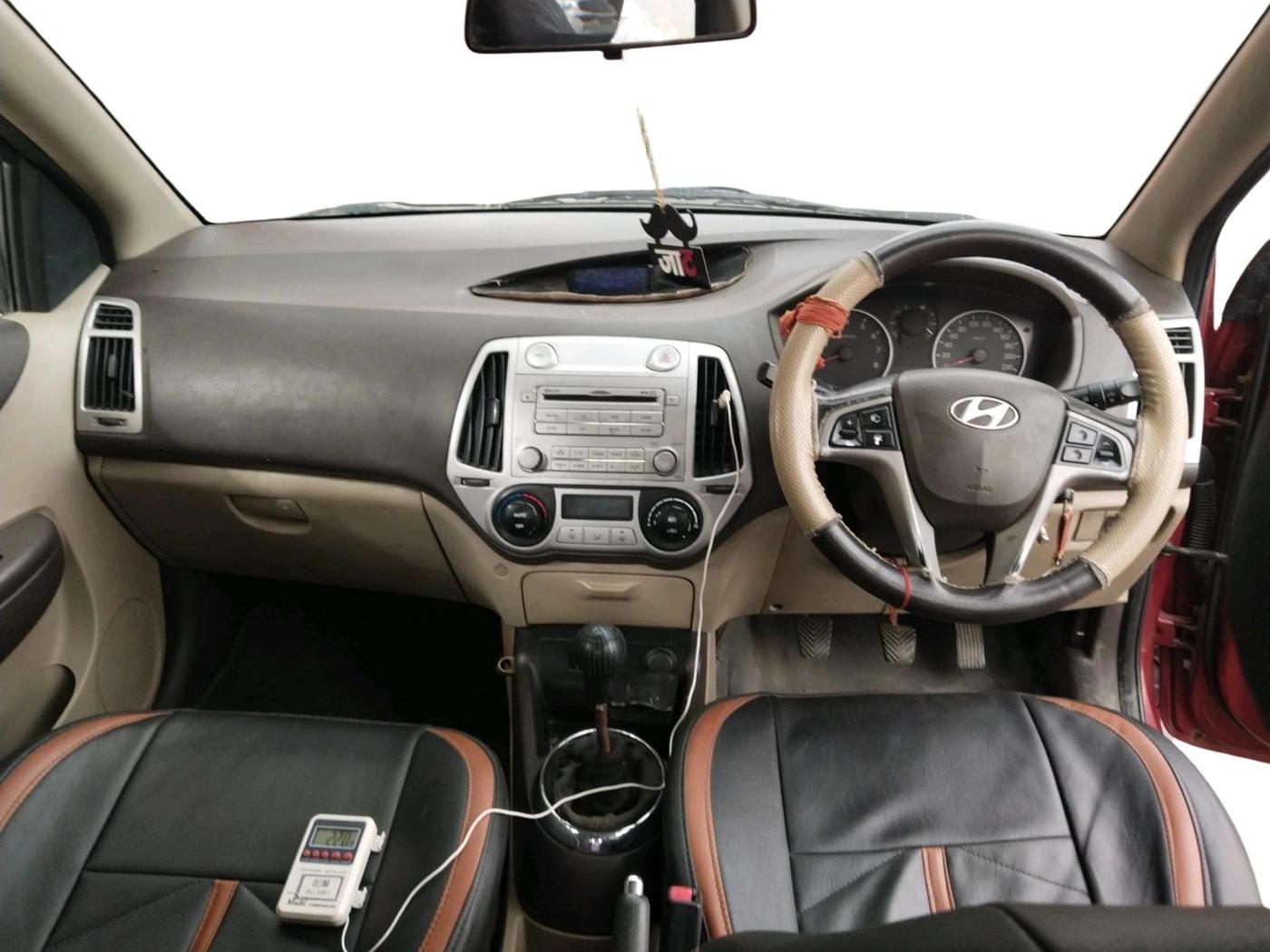 2012 Hyundai i20 SPORTZ 1.2, Petrol, Manual, 1,15,000 km, interior
