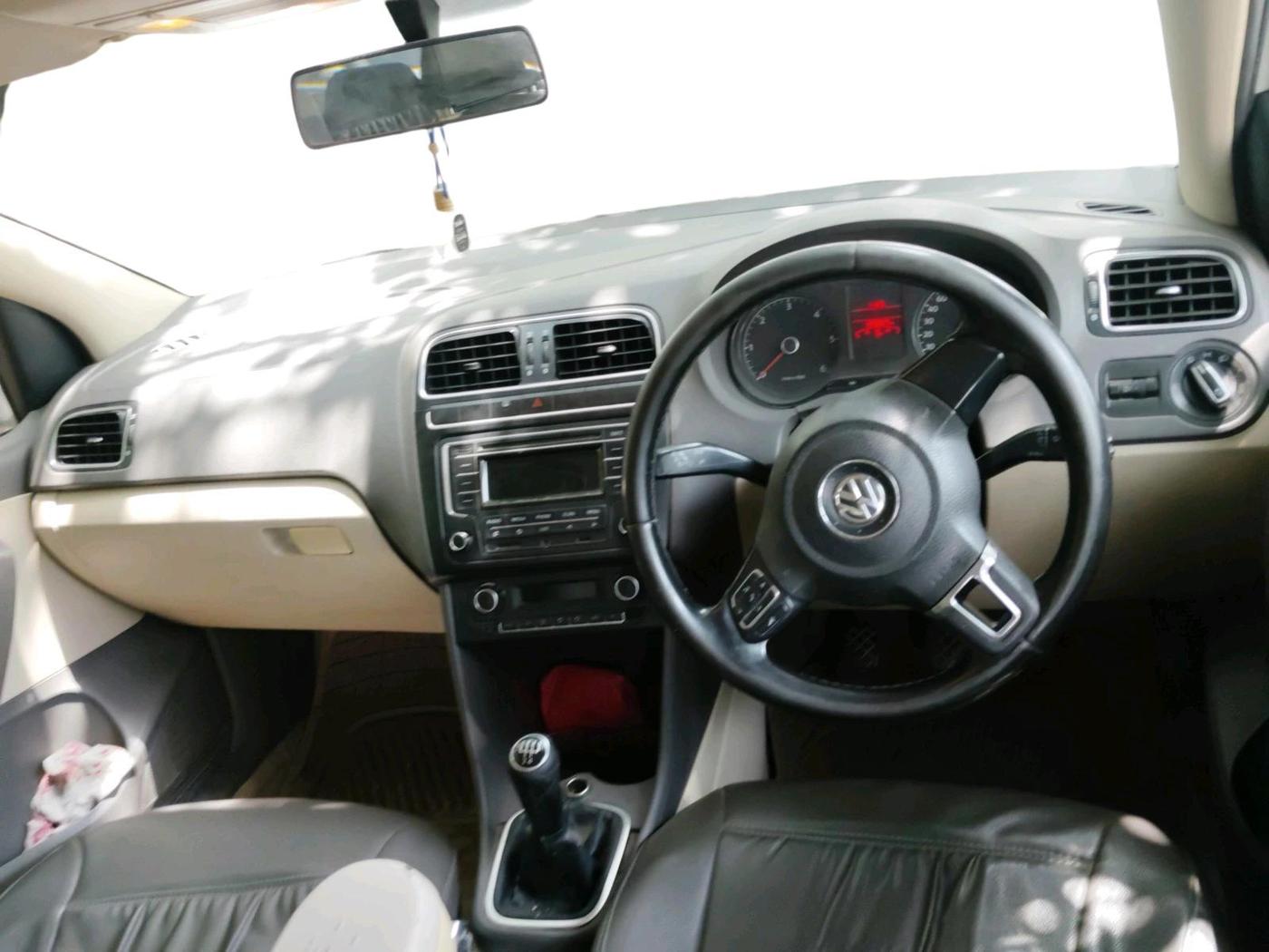 2011 Volkswagen Vento HIGHLINE DIESEL 1.6, Diesel, Manual, 1,29,022 km, interior