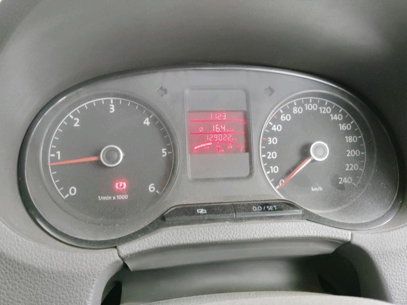 2011 Volkswagen Vento HIGHLINE DIESEL 1.6, Diesel, Manual, 1,29,022 km, interior