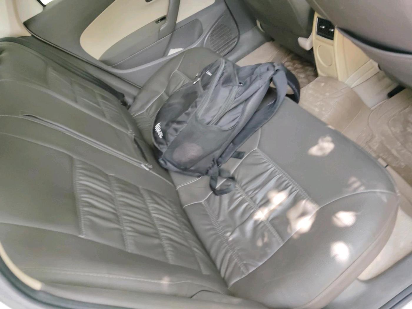 2011 Volkswagen Vento HIGHLINE DIESEL 1.6, Diesel, Manual, 1,29,022 km, interior