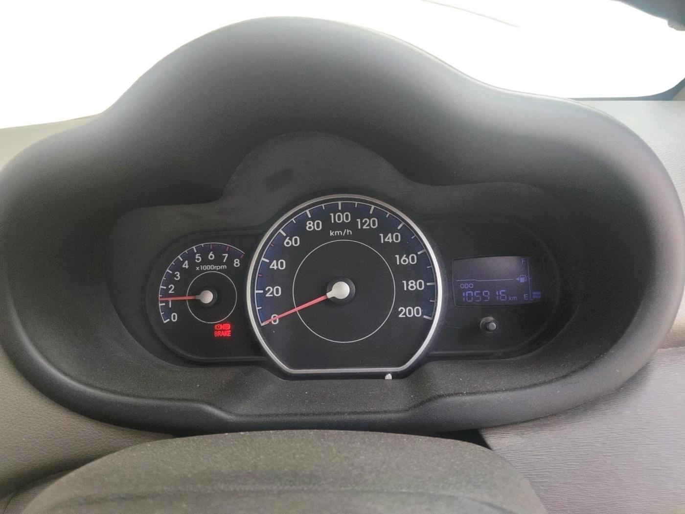 2013 Hyundai i10 ERA 1.1, Petrol, Manual, 1,05,916 km, interior