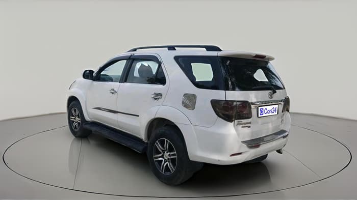 2012 Toyota Fortuner 3.0 4X4 MT, Diesel, Manual, 2,61,810 km, exterior