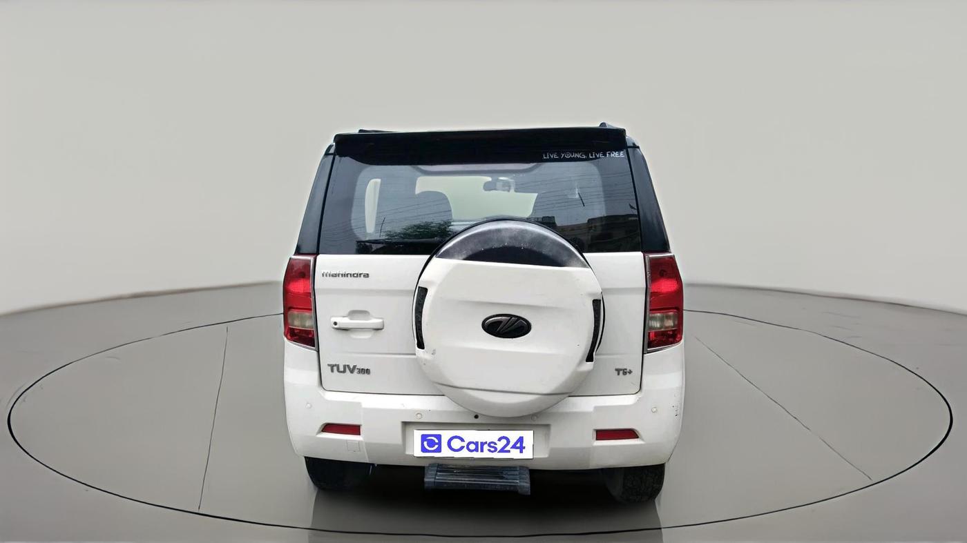 2017 Mahindra TUV300 T6 PLUS, Diesel, Manual, 79,695 km, exterior