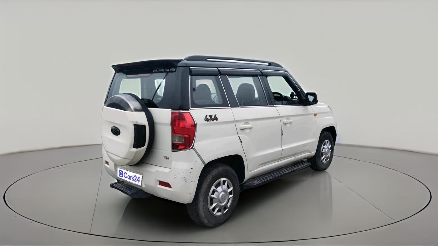 2017 Mahindra TUV300 T6 PLUS, Diesel, Manual, 79,695 km, exterior