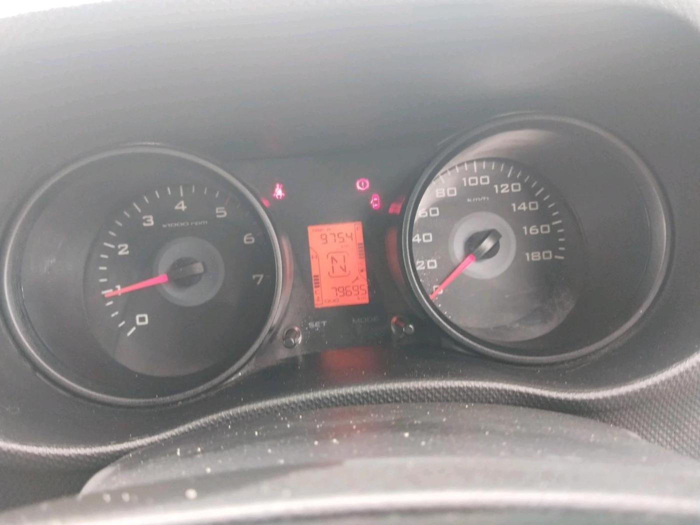 2017 Mahindra TUV300 T6 PLUS, Diesel, Manual, 79,695 km, interior