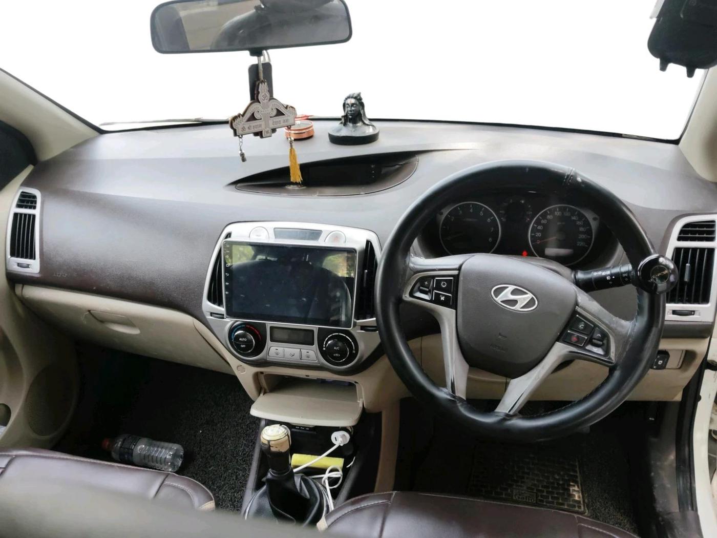 2011 Hyundai i20 ASTA 1.2, Petrol, Manual, 1,44,792 km, interior