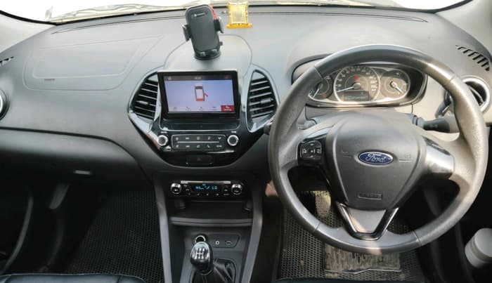 2019 Ford New Figo TITANIUM 1.2 PETROL MT, Petrol, Manual, 33,877 km, interior