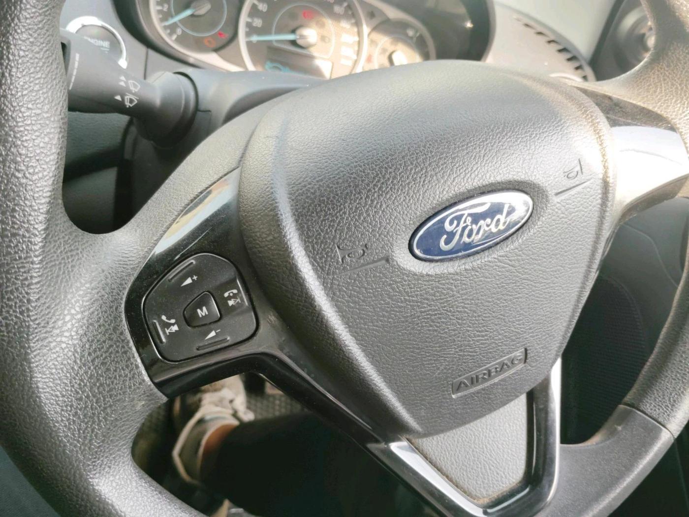2019 Ford New Figo TITANIUM 1.2 PETROL MT, Petrol, Manual, 33,877 km, interior