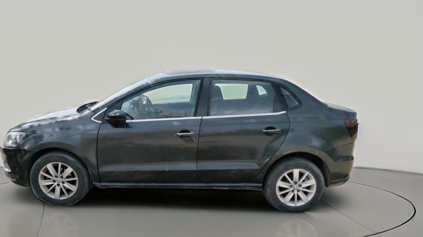 2016 Volkswagen Ameo COMFORTLINE 1.5L, Diesel, Manual, 1,14,789 km, exterior